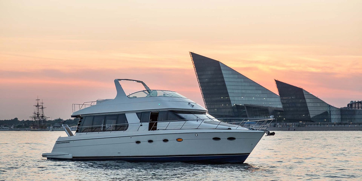 Аренда яхты Carver 60 Mila в Санкт-Петербурге